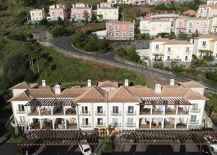 Sea And Sun 4 - Palheiro Village Daire Funchal
